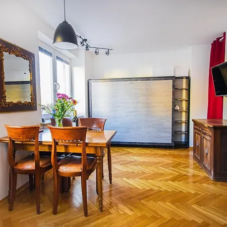 Apartamento Charming Next To Lazienki Park And Center Varsóvia