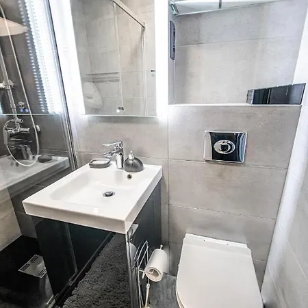 Charming Next To Lazienki Park And Center