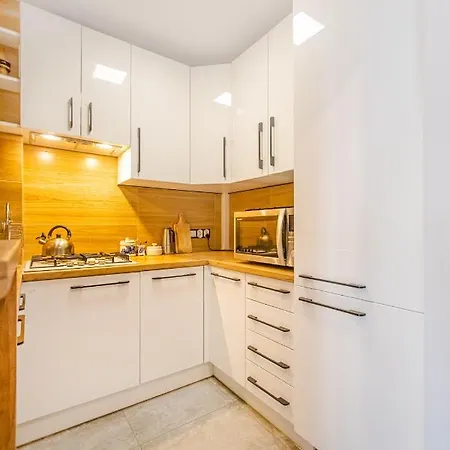 Charming Next To Lazienki Park And Center * ワルシャワ